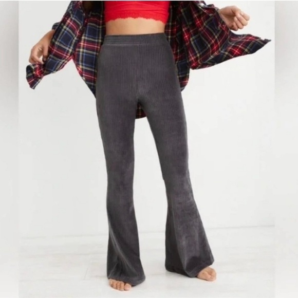 Aerie Groove-On Velour High Waisted Flare Pant | Size M Short | Smoked Gray - Picture 2 of 9